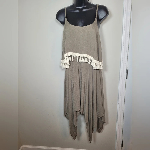 Umgee Taupe and Tasseled Hankerchief Dress sz M - Picture 1 of 8